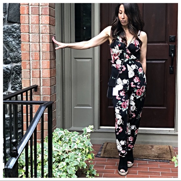 ✨LAST ONE✨Floral tank jumpsuit - Picture 8 of 8